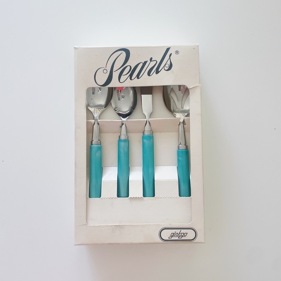 Vintage Other - Vintage Ginkgo Pearl 16 piece flatware set - Turquoise